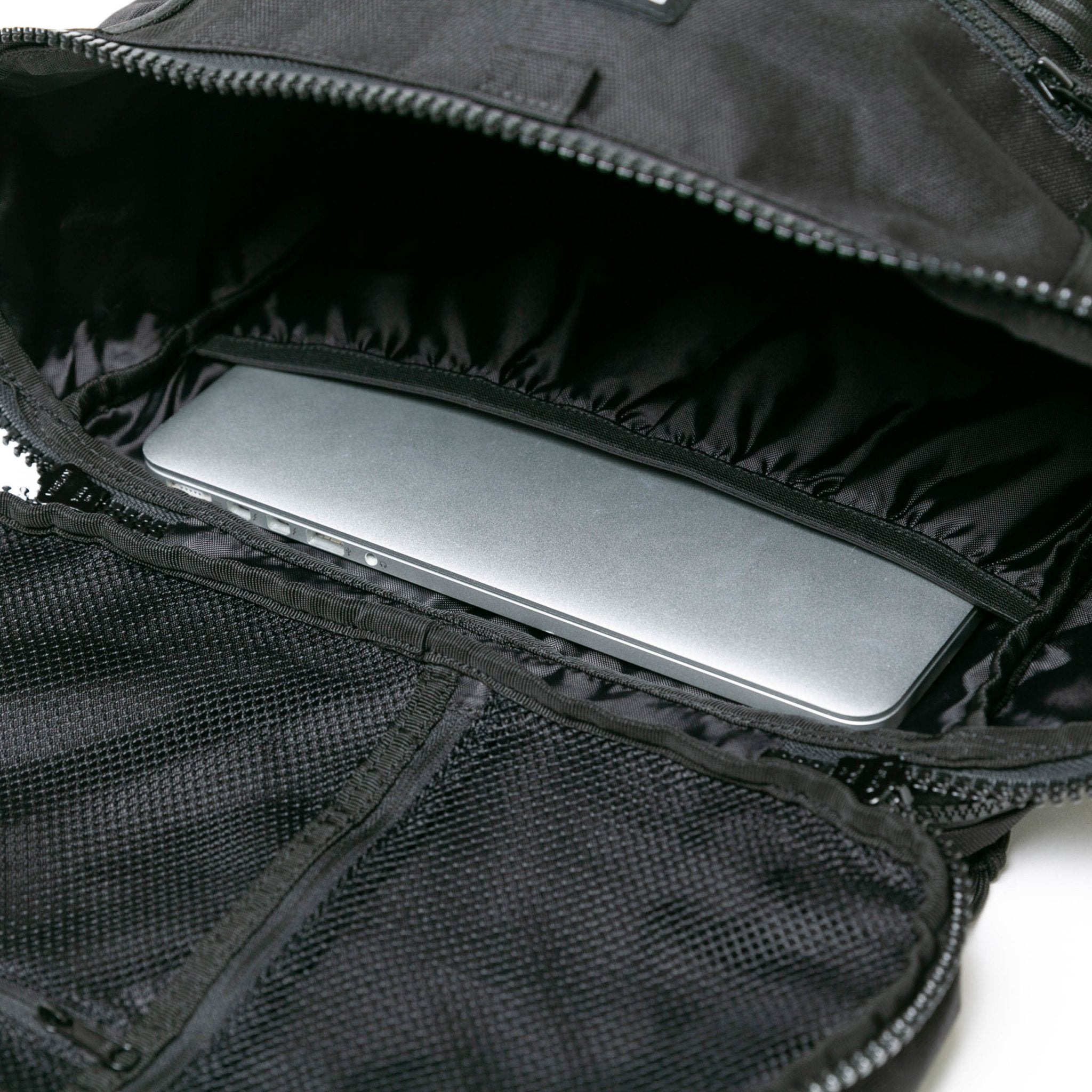 New Era Black 46l Box Pack