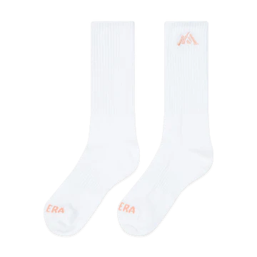 NEW ERA MOUNTAIN LOGO 2 PACK BLACK AND WHITE SOCKS