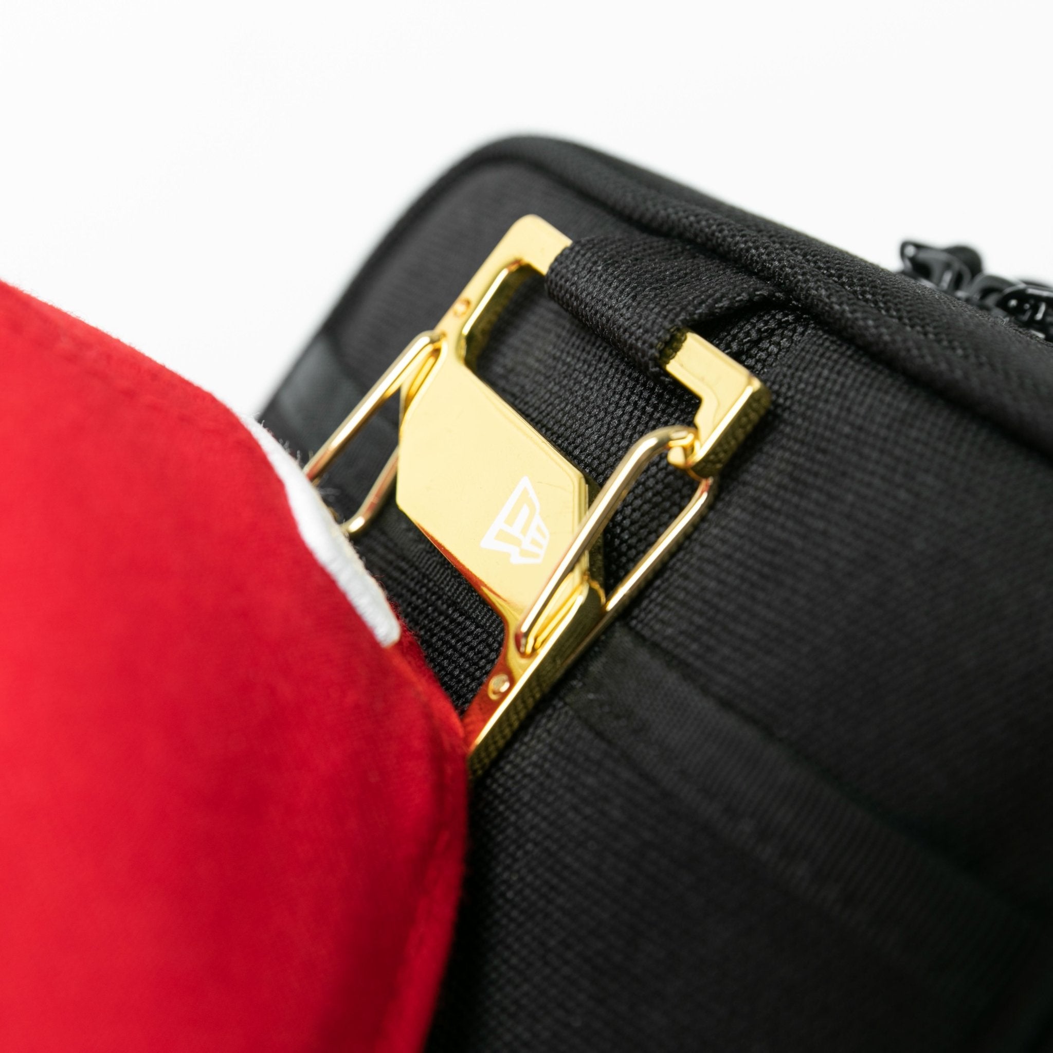 New Era Black 1.5l Box Logo Square Shoulder Pouch Bag