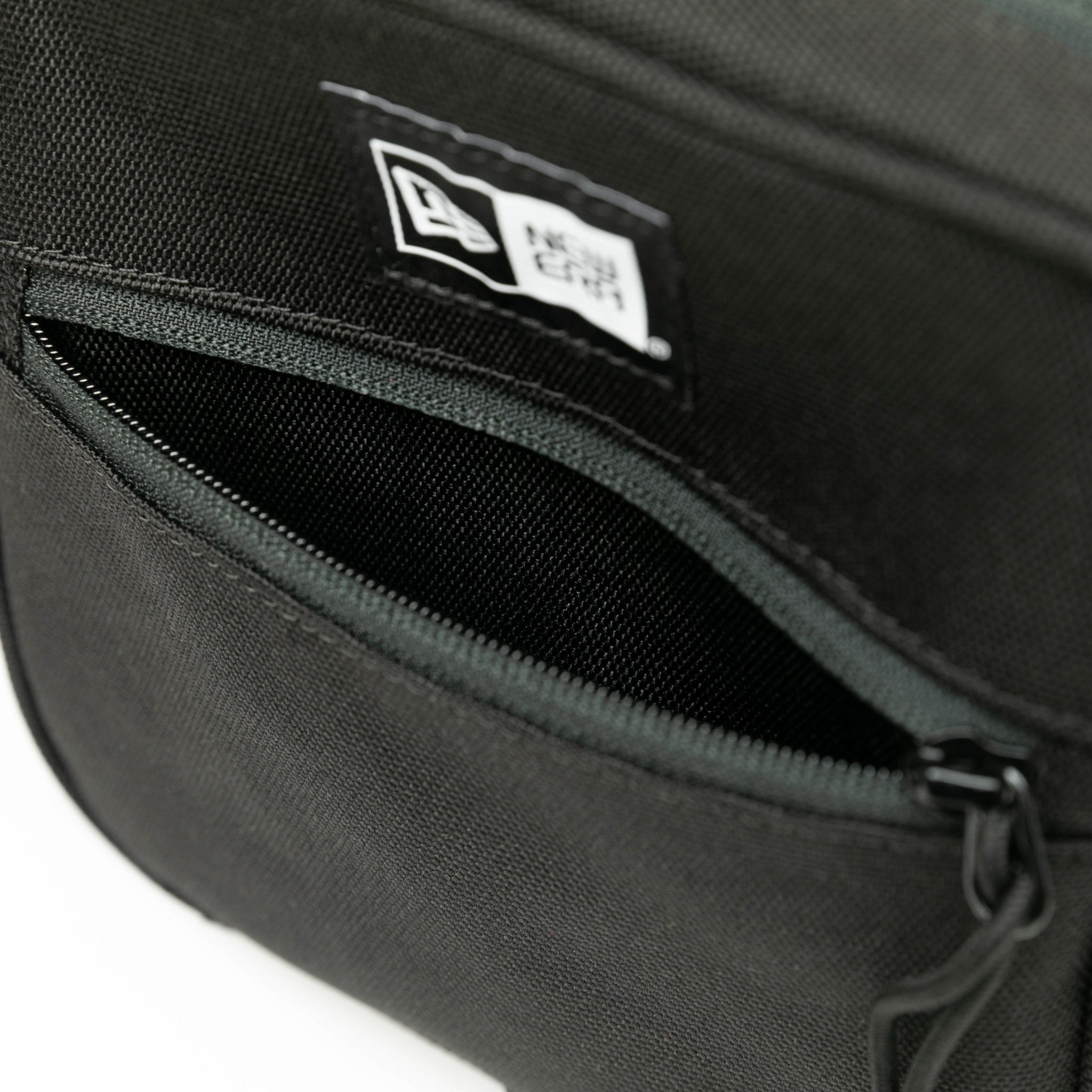 New Era Black 1.5l Box Logo Square Shoulder Pouch Bag