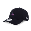 NEW YORK YANKEES COMIC SPACE - METAL BADGE BLACK 9FORTY CAP