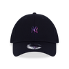 NEW YORK YANKEES COMIC SPACE - METAL BADGE BLACK 9FORTY CAP