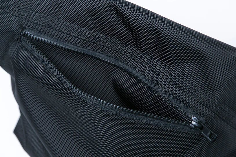 New Era Black 9l Shoulder Bag