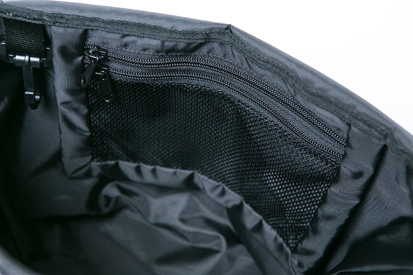 New Era Black 9l Shoulder Bag